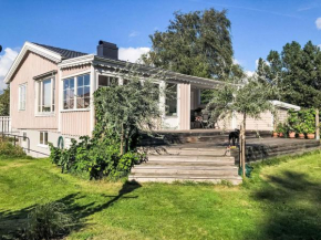 Holiday Home Rosa Huset by Interhome Vejbystrand